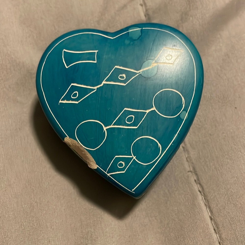 Blue heart shaped jewelry box!💙